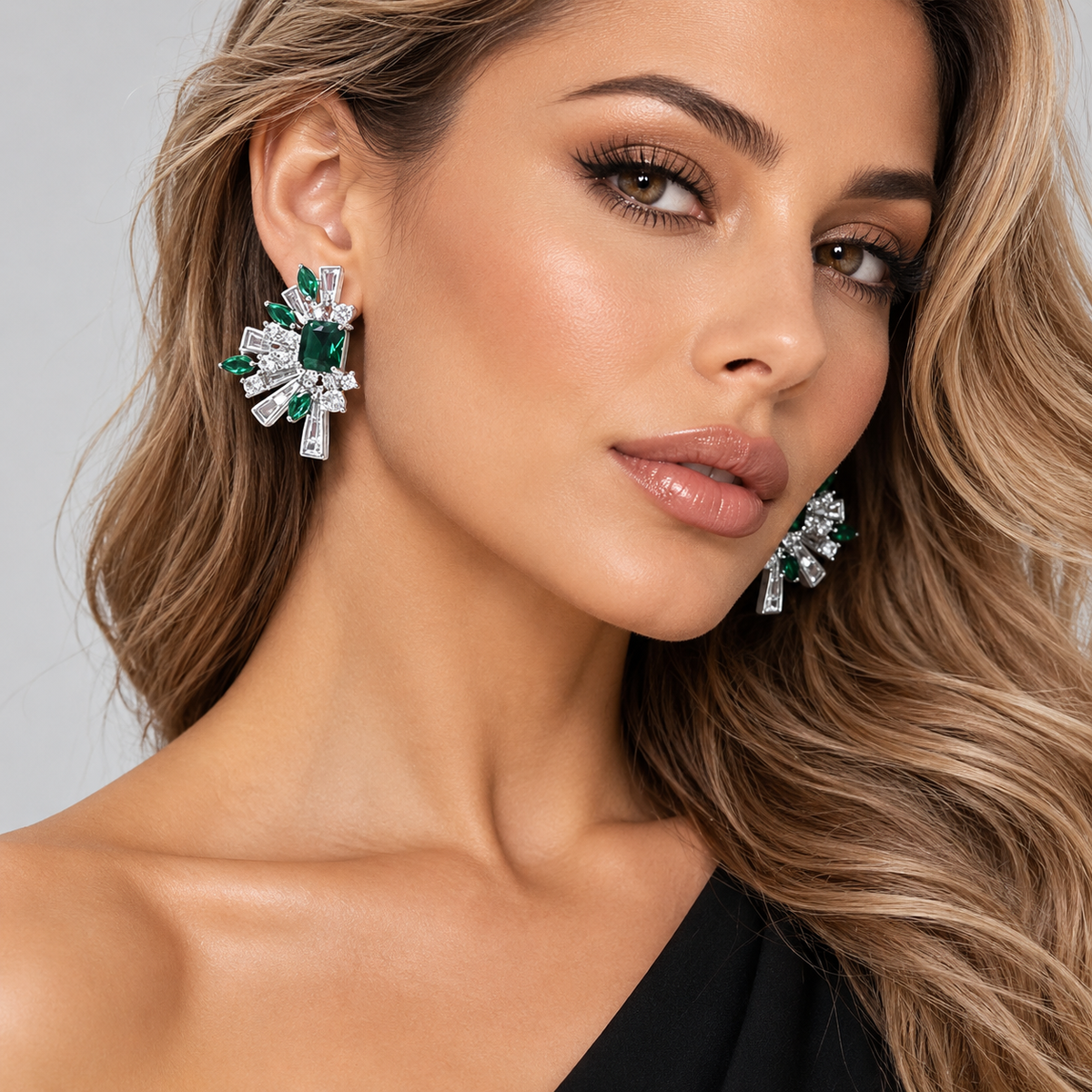 Majesty Green Earrings