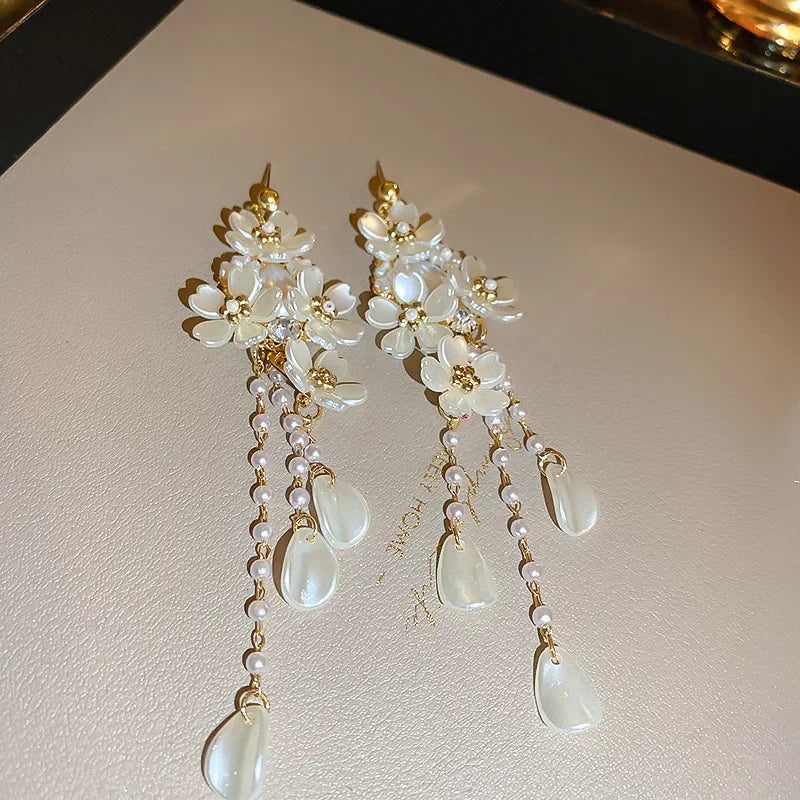 Serena Pearl Earrings