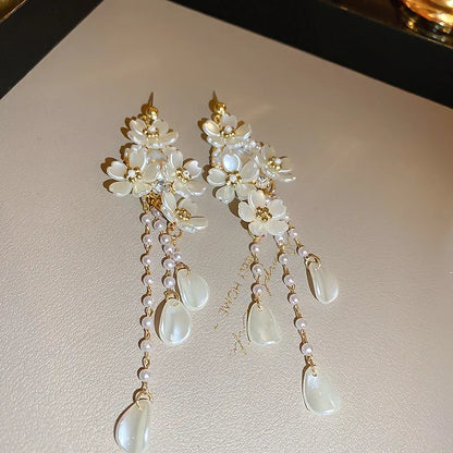 Serena Pearl Earrings