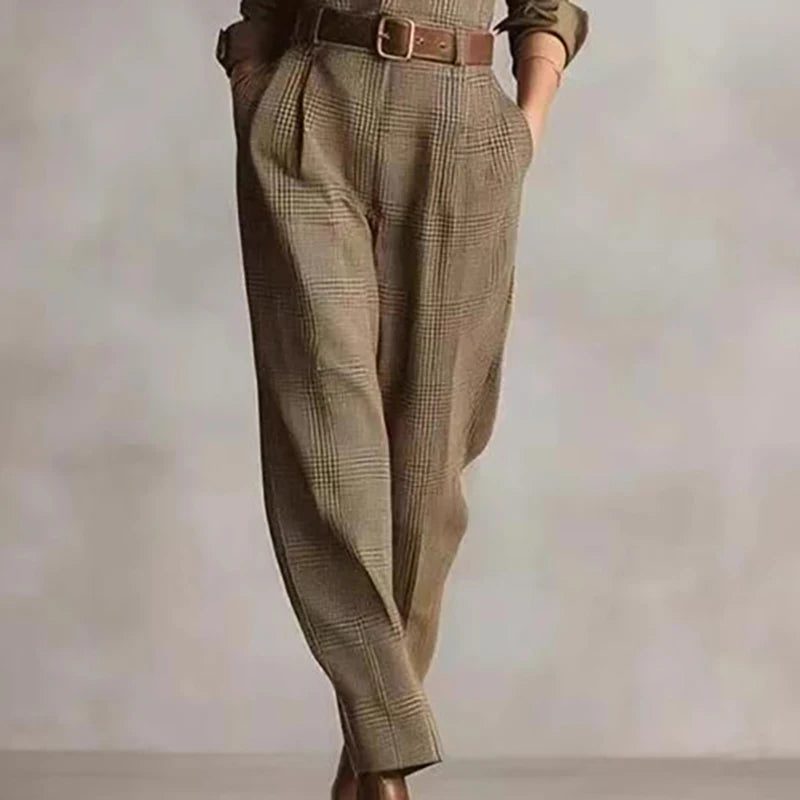 Mono Sofisticación Vintage