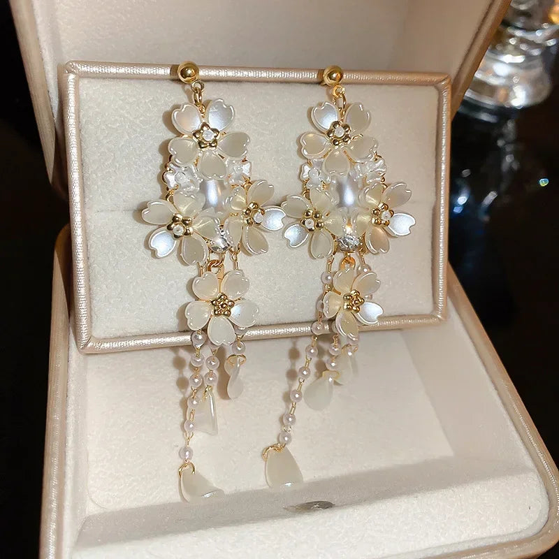 Serena Pearl Earrings
