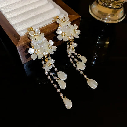 Serena Pearl Earrings