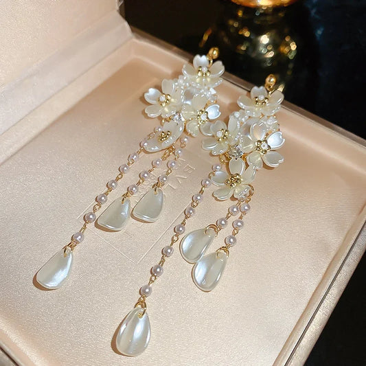 Serena Pearl Earrings
